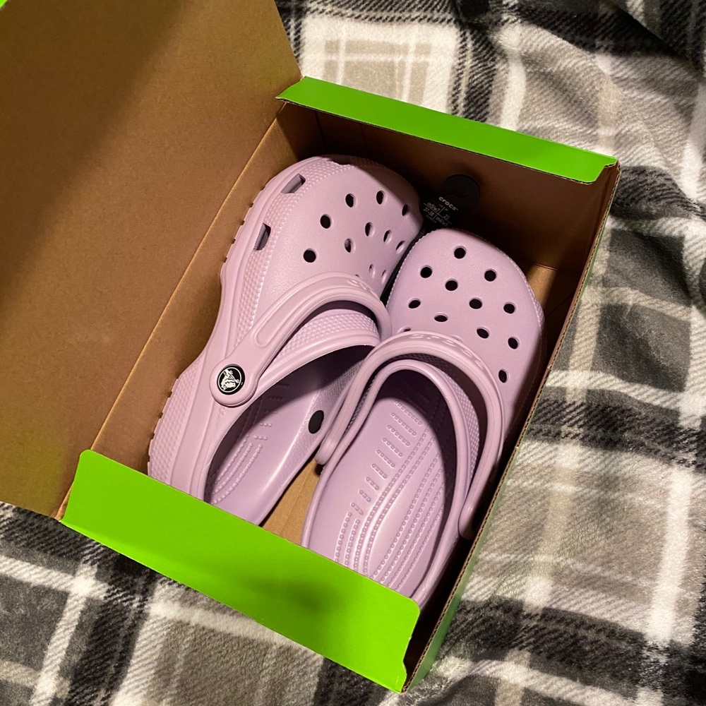 Lavander Crocs